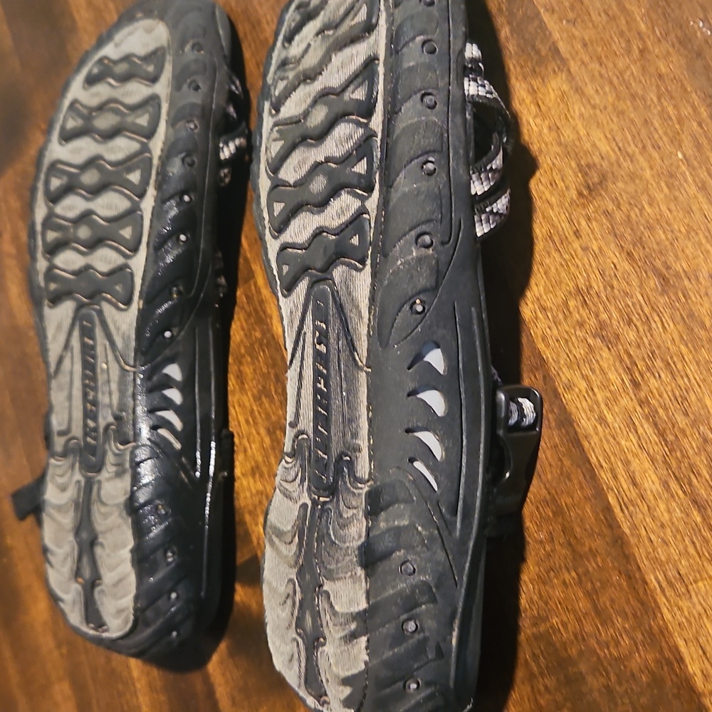Skechers Black Outdoor Sandals with Adjustable Straps - Picture 5 of 5